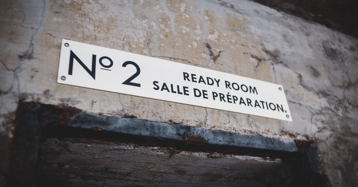 installation de porte de bunker blindée pour une sécurité renforcée et une protection maximale de vos installations.