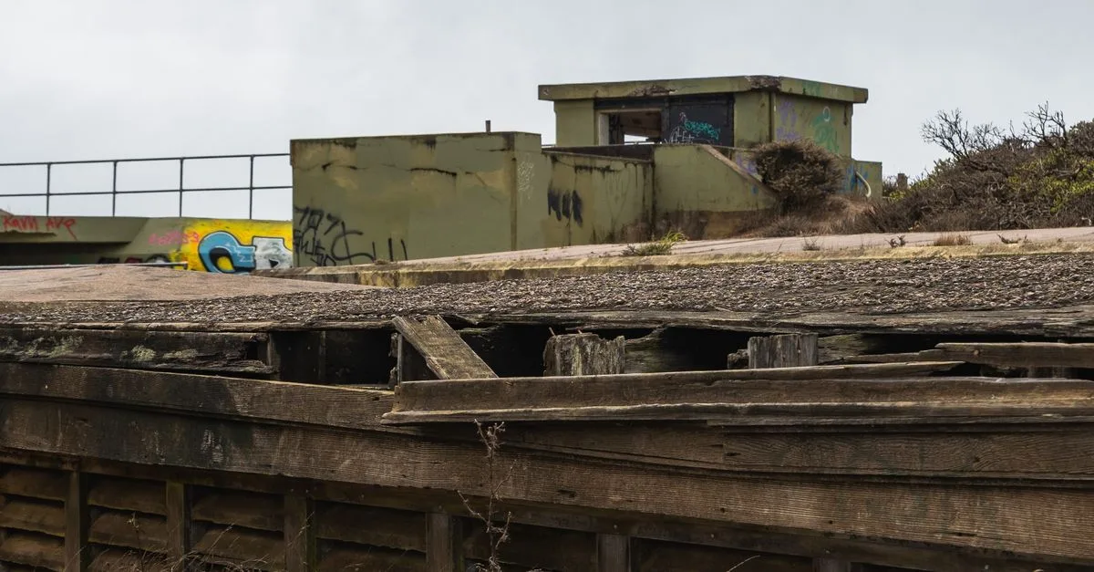découvrez le coût d'un bunker : analyse des prix, facteurs influençant le budget, et conseils pour choisir la meilleure option selon vos besoins.