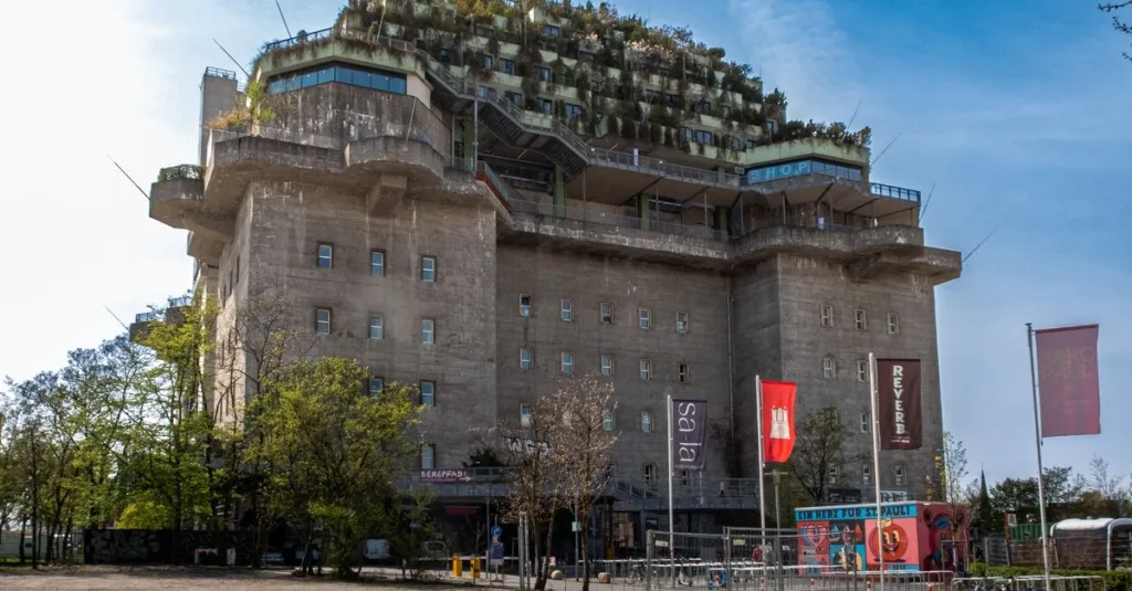 découvrez urban bunker, un espace moderne alliant style urbain et confort sécurisé, parfait pour vivre ou travailler en milieu citadin.
